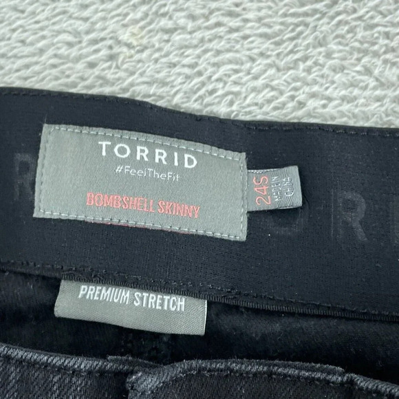 Torrid Bombshell Skinny Jeans 24 Tall Premium Stretch Black Womens  2445 - Picture 3 of 11